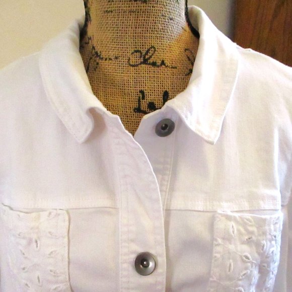Catherines Women's Plus Size White Jean Style Jacket, Eyelet, Pockets, Size 1X - Picture 3 of 13